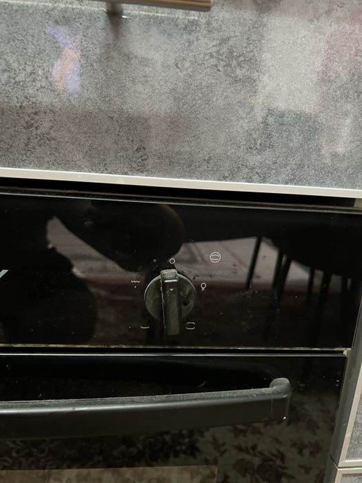 Продам духовку с поверхностью