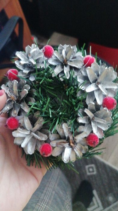 Продам новогоднин веночки