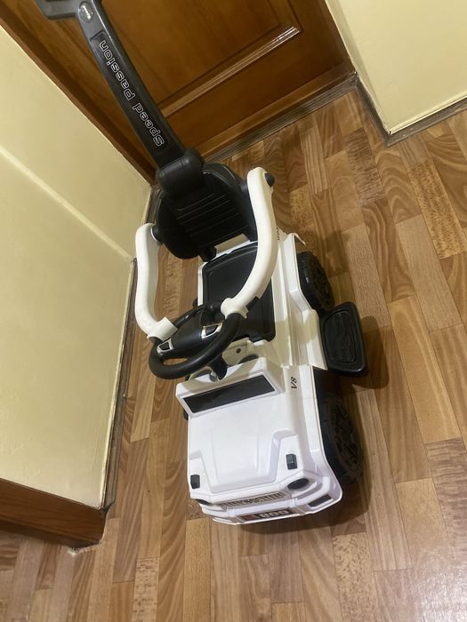 Продам толокар mercedes benz каталка