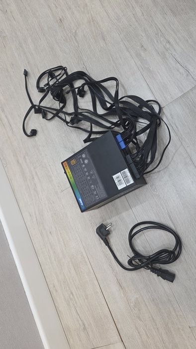 Продам блок питания Game Max 750 Pro RGB