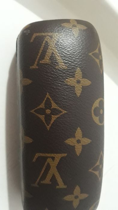 Продается очки с футляром