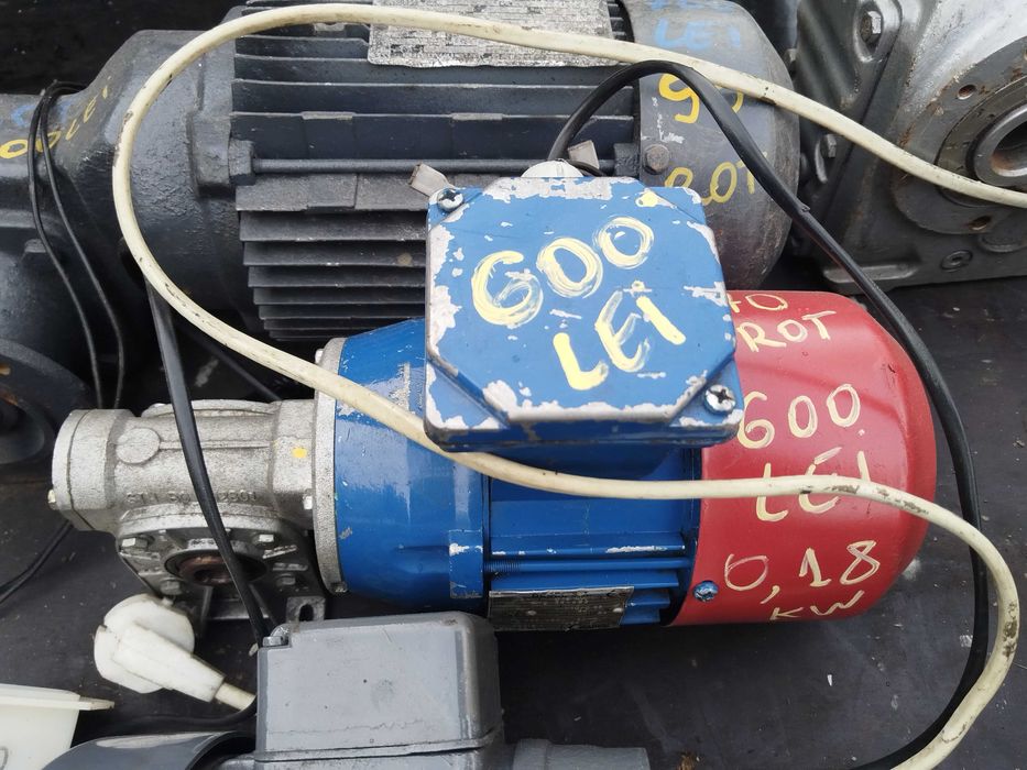 Reductor 70 rotații 220 volți