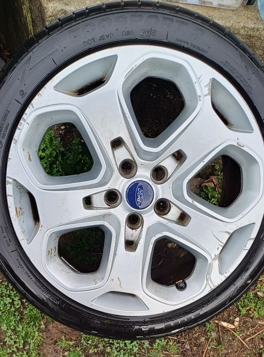 Jante Ford Mondeo pe 18 cu cauciucuri aproape noi.