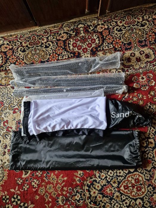 Продавам прожекцион + платно за него