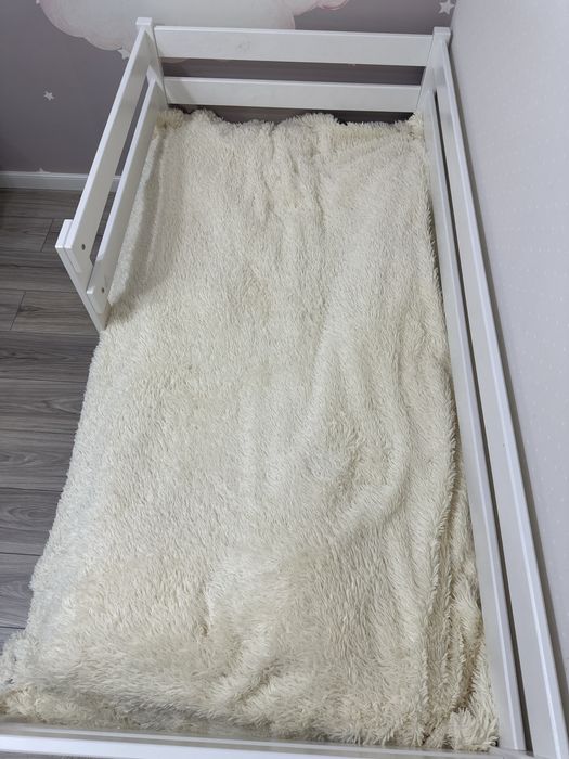 Детская кровать с матрасом