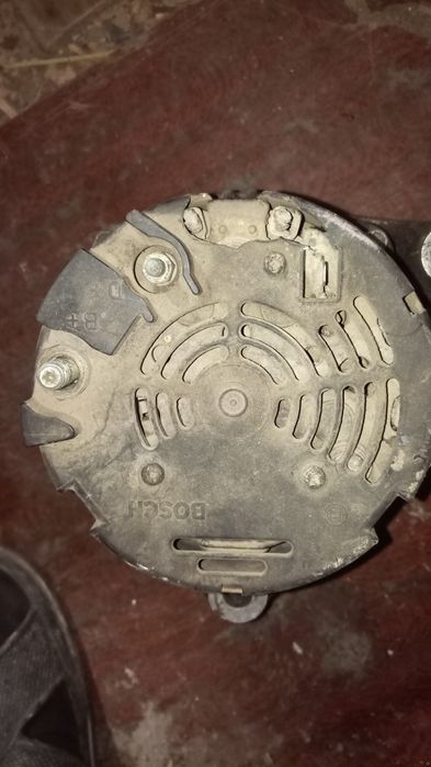 Продам рабочий генератор Мерседес w210 без шкива