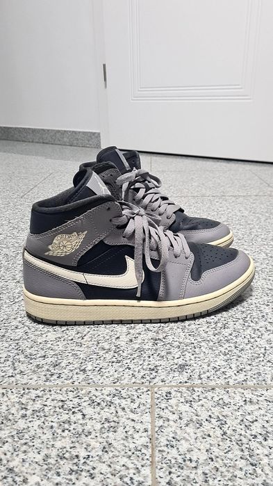 Jordan 1 mid femei