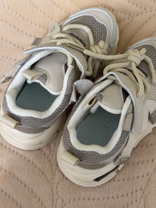 Кроссовки детские