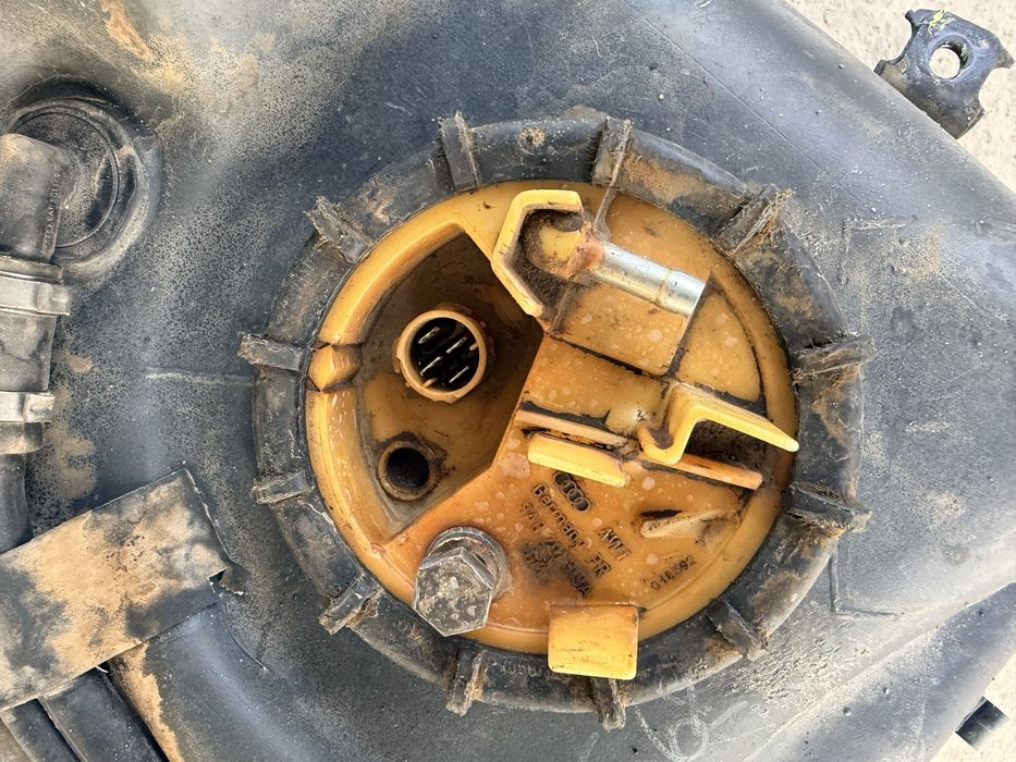 Бензобак ауди со станц 80 б4 в отличном сост