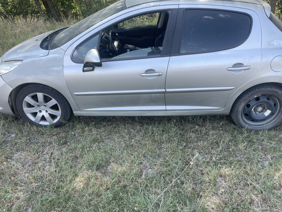 Dezmembrez peugeot 207 1.6 hdi 90 /109 cp