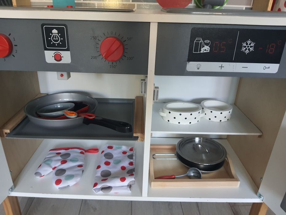 Bucătărie din lemn pentru copii – echipată + accesorii