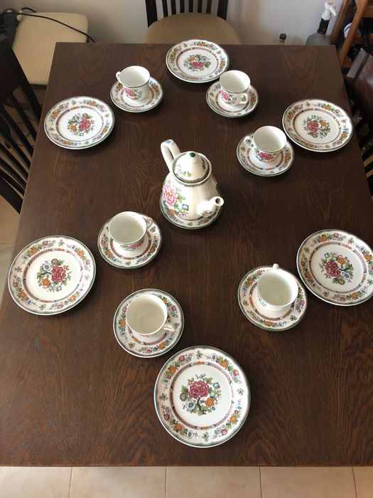 Нов баварски порцеланов сервиз CERANOVA за шест човека ръчно декориран