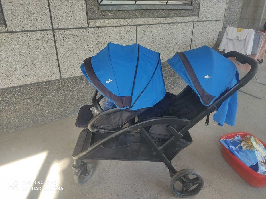 каляска для близнецов