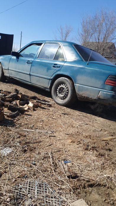 Продам  мэрс 124 объём 2