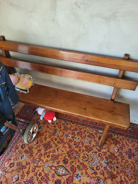 Стол без стульев