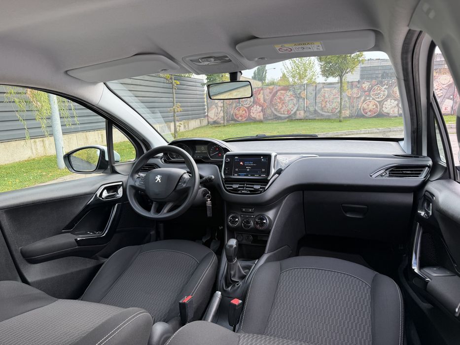 Peugeot 208 2018 Benzină Euro 6 / 64.000 km / Navigatie 5400 Euro
