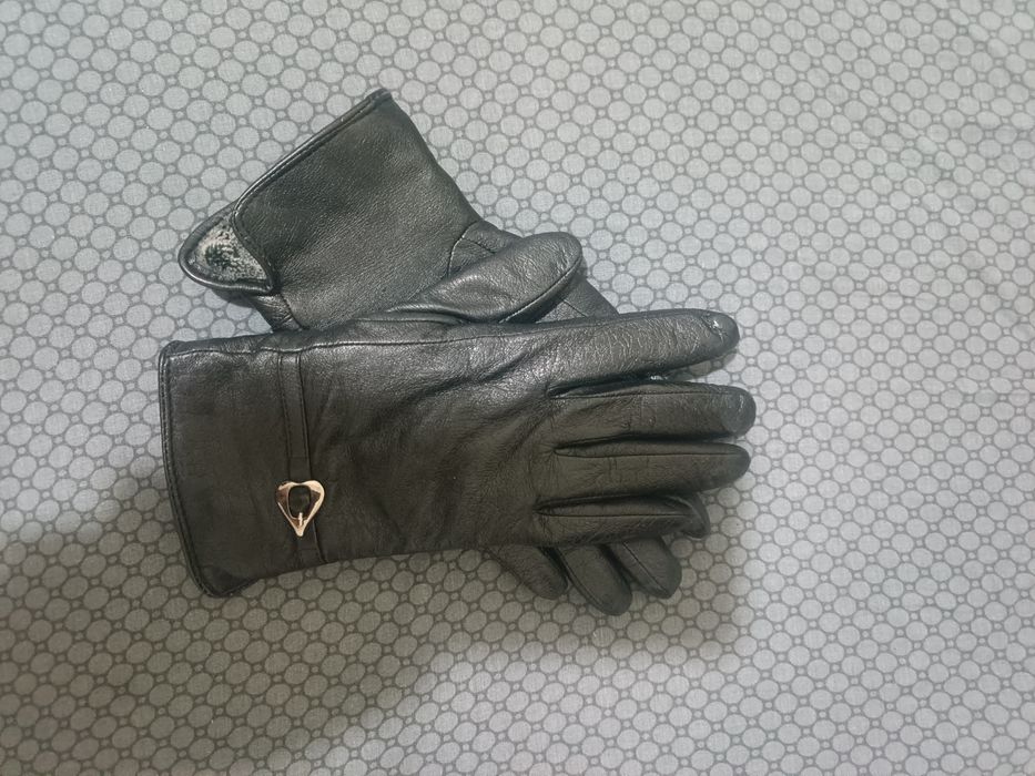 Продам новые женские перчатки из натуральной кожи