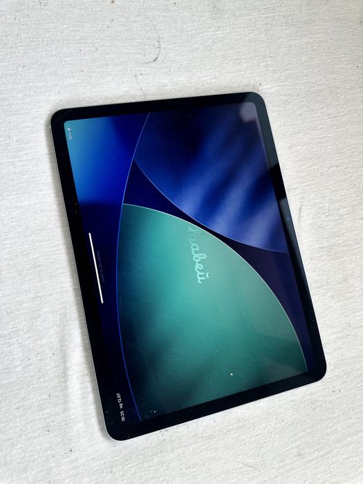 iPad Air M3 1TB заключен, версия 26.1