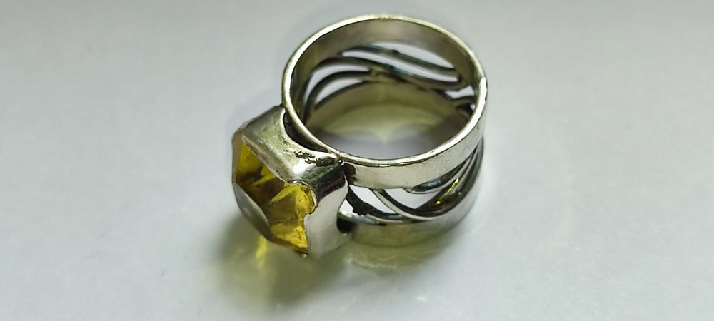 Серебряное кольцо с камнем ЦИТРИН
