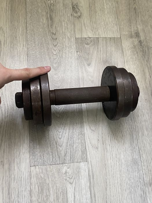 Продам Гантель 5кг