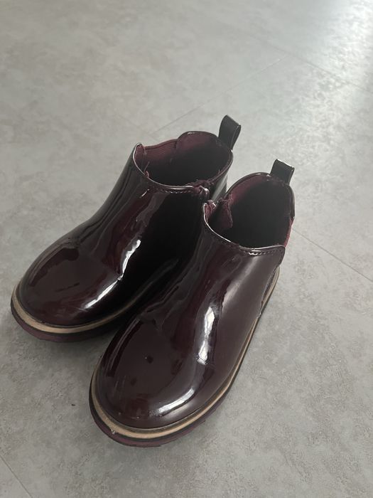 Ghete Zara, piele lacuita, marimea 22