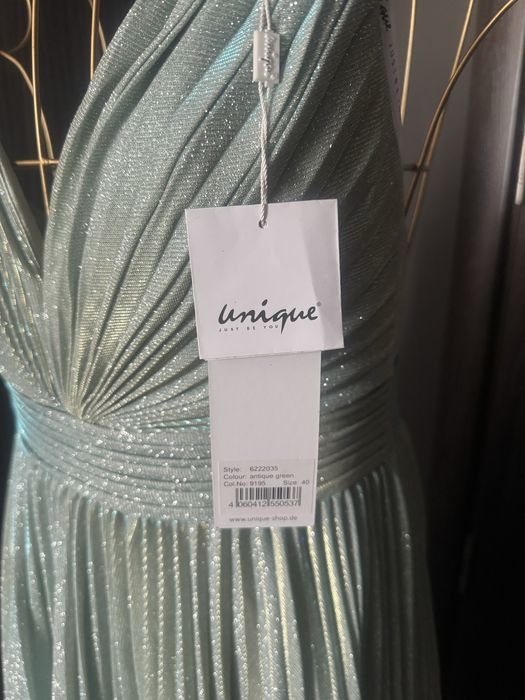 Дамска рокля уникален цвят