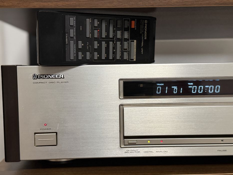 Проигрыватель компакт дисков Pioneer PD2000LTD CD player