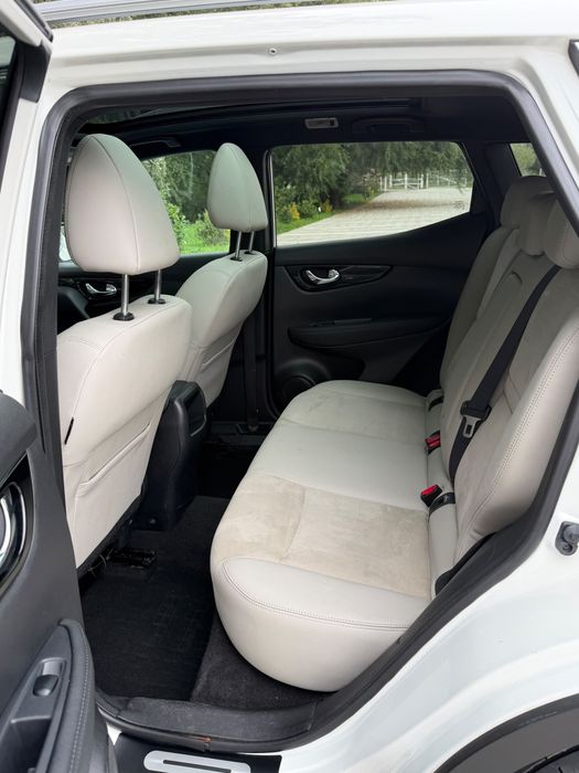 Nissan Qashqai |Tekna|Panoramic|Camera360|Euro6|Navi|Alcantara|Xenon