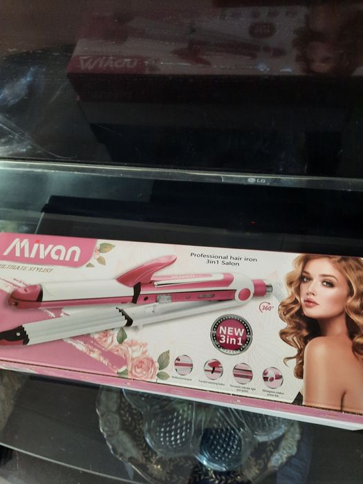 Плойка. Выпрямитель для волос.