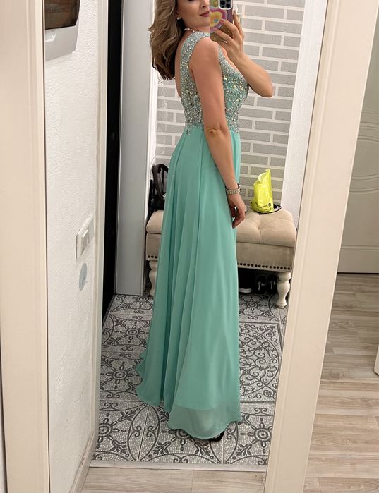 Платье праздничное