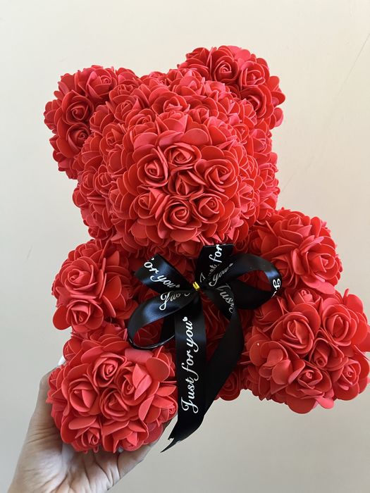 Мече от рози в червен цвят 38 см