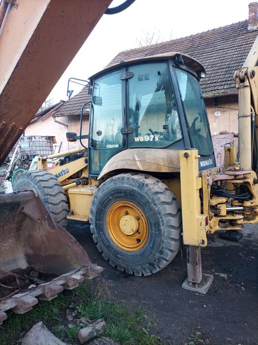 Buldoexcavator Komatsu