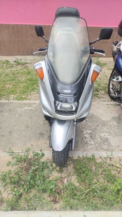 Motocicleta de teren și scuter