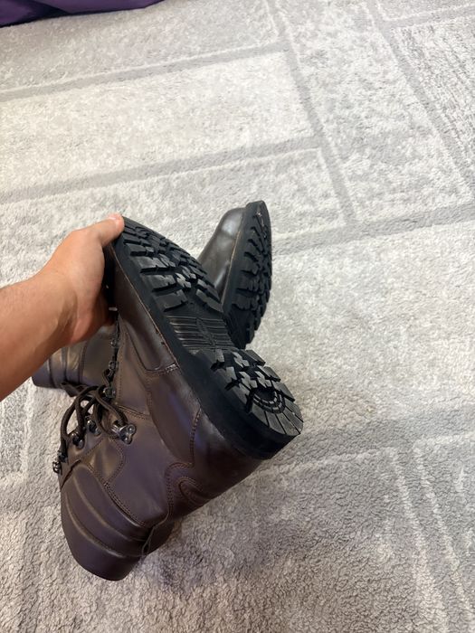 Vand bocanci militari  marimea 42 echivalent 27,5 . Model nou