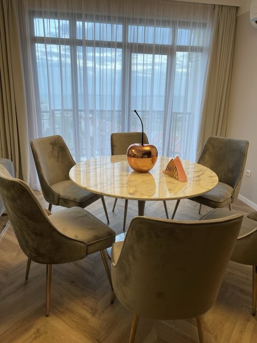 Трапезен стол