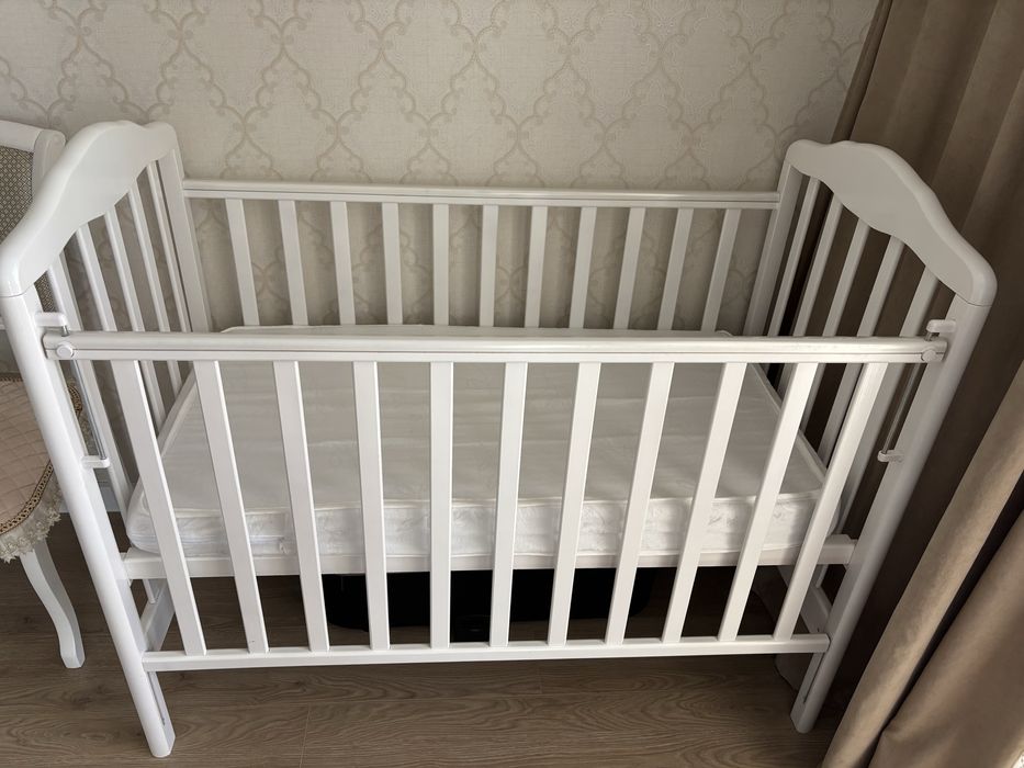 Кроватка с маятником 120*60