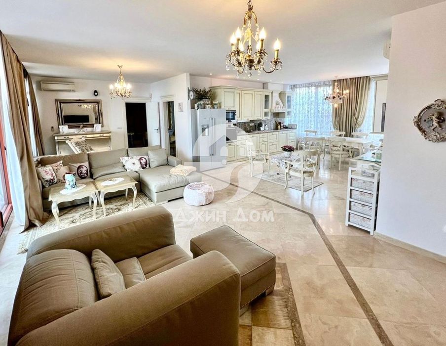 Продава се Четиристаен апартамент в Несебър - 182 кв.м за 1850 €/кв.м - Снимка #1