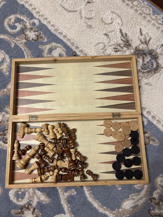 Продам шахматы и шашки
