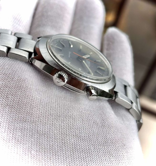 Механичен часовник Omega