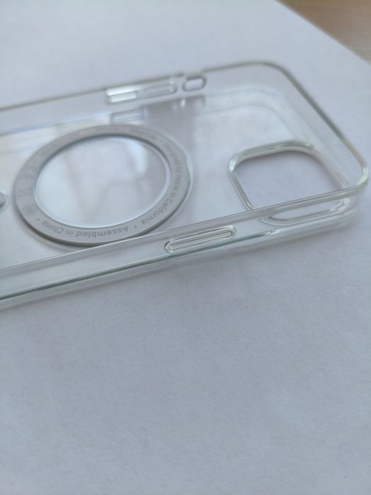 Оригинален прозрачен калъф на Apple с MagSafe за iPhone 13 (като нов)
