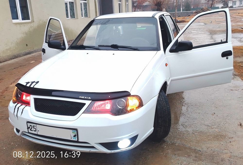 Srochno Nexia 2  sotiladi