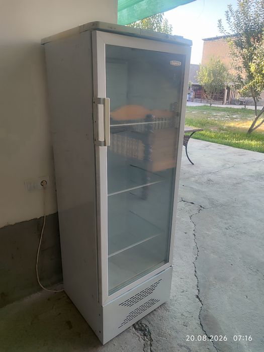Витрина холодильник