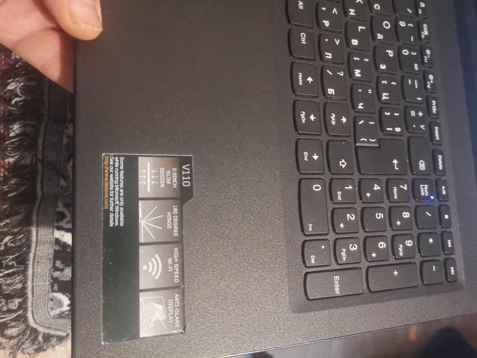 Лаптоп Lenovo v110