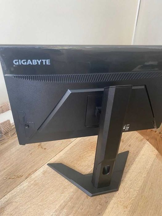 Monitor Gaming LED IPS Gigabyte Arm Edition 31.5", UHD (3840x2160), 144Hz, 1ms