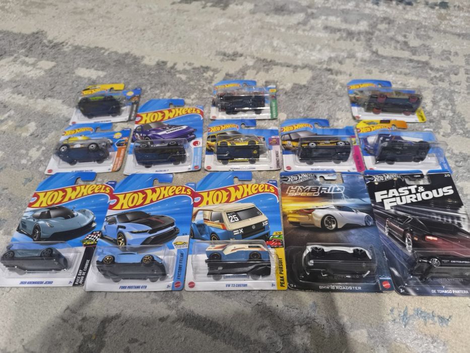 Машинки коллекционные Hotwheels