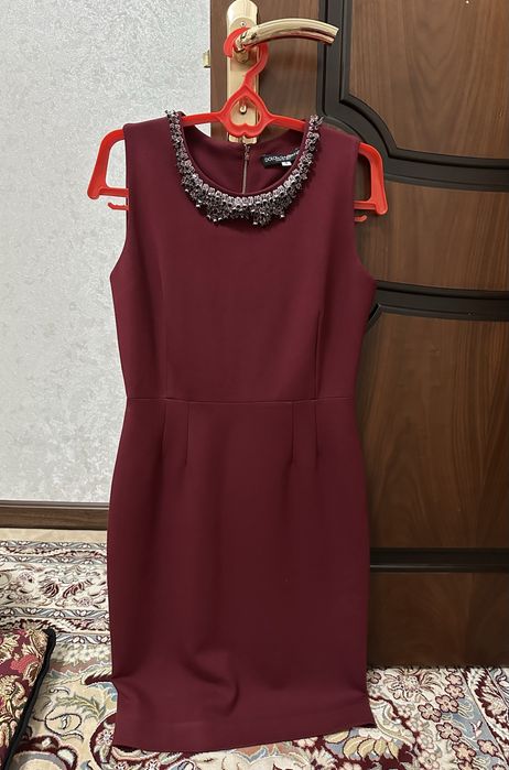 Платье новое, подойдет на 36-38 размер