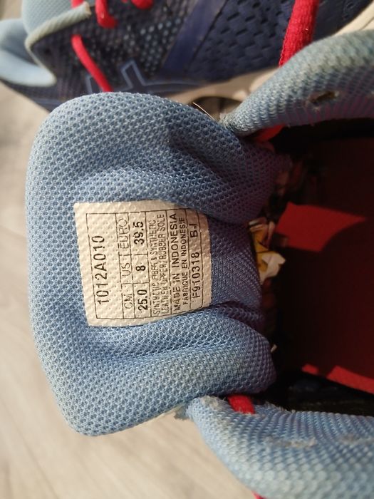 Vând încălțăminte sport Asics nr.37