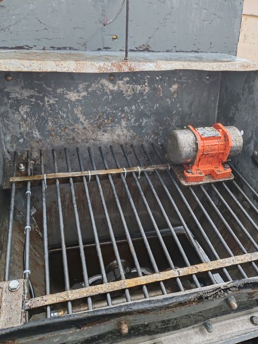 Vand pompa stationara beton  Putzmeister 715 TD
