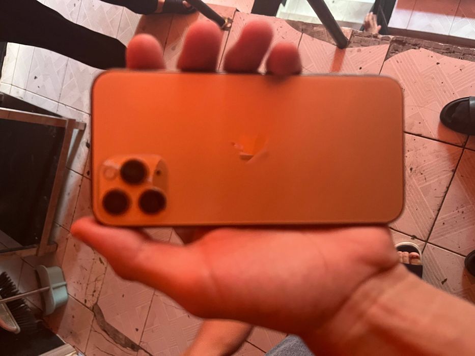 Iphone 11pro gold