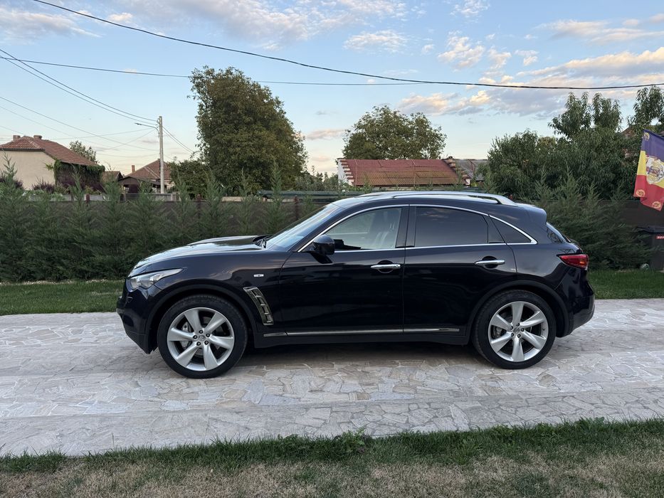 Vând  Infiniti FX37 S